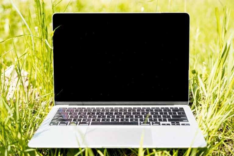 2026 Guide: 7 Best Lightweight Linux Distros for Old Laptops