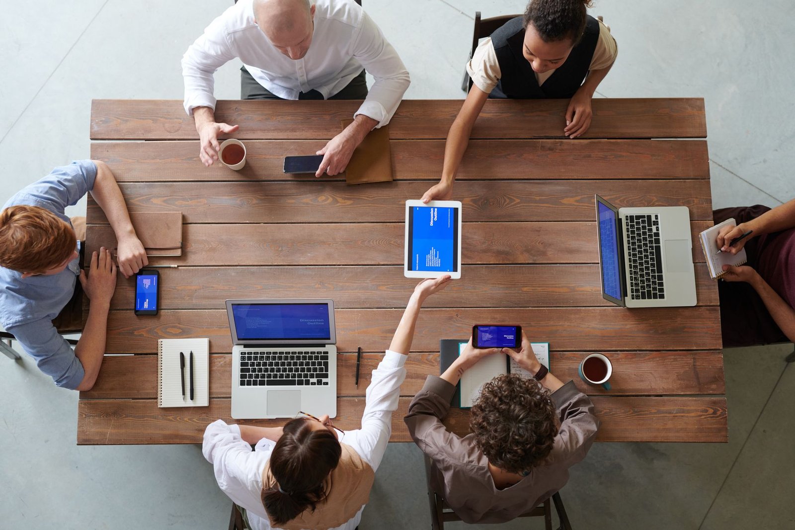 2026 Guide: 7 Best AI Tools for Remote Team Collaboration