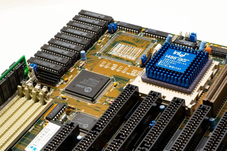 M4 Processor vs Apple M5: Performance Deep Dive for Creators 2026